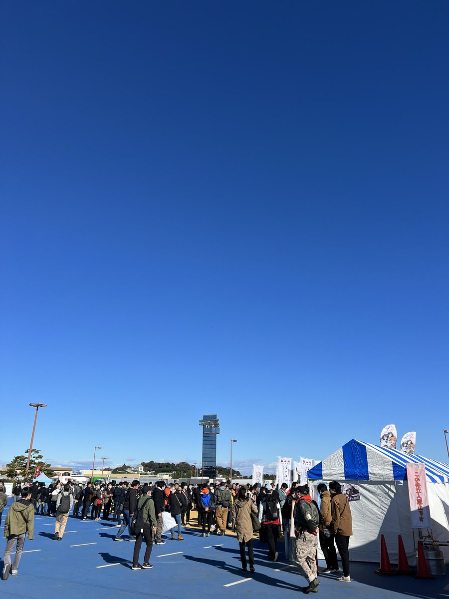 H2Cplus's tweet photo. 朝も早よから多分6時半くらいから3時間並んで、
唯一物販で欲しかった #継続高校 ウインドブレーカー買った✨🫡
#大洗あんこう祭2023 
#ガルパンミニミニホビーショー 
#Anotherangle https://t.co/8rDvM8g0I9