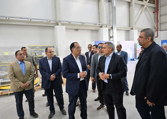 CabinetEgy's tweet photo. #رئيس_الوزراء يتفقد مصنع شركة "#مابي" الإيطالية ضمن جولته بمدينة العاشر من رمضان

"#مابي" تضخ استثمارات بنحو 25 مليون دولار لإقامة مصنع في مصر بقدرات إنتاجية تصل إلى 100 ألف طن سنويًا

للمزيد| https://t.co/rxobvlJZlM

#رئاسة_مجلس_الوزراء |#مصر https://t.co/qzPvxshX7g
