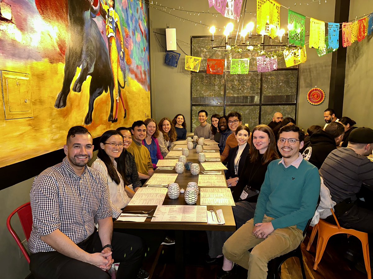 So special to have a second annual “family dinner” with my current and former PhD advisees (as well as *their* advisees) at the <a href="/SJDMOfficial/">SJDM</a> meeting! #WhartonProud ❤️