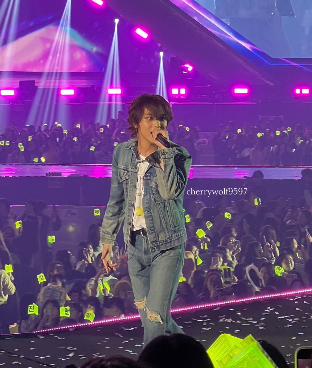 thinking about this superstar haechan