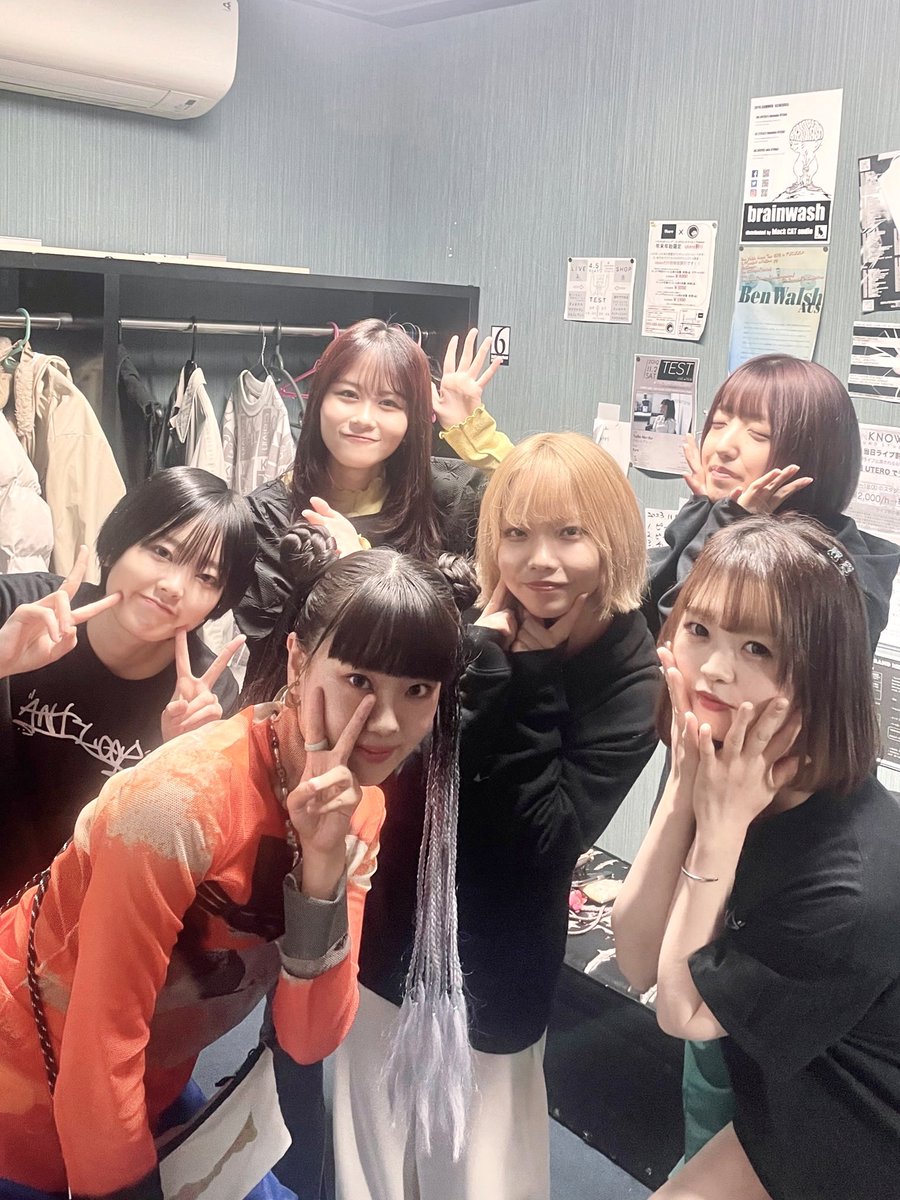 usabeni「textures!」at福岡UTERO⚡️
低音が鳴り響くUTEROでたっぷりLIVE🔥音が良すぎる…
antloopさん、急遽出演いただいたカノサレ英莉ちゃん、そしてお越しくださった皆様ありがとうございました！

夜はDJ後夜祭だ〜🔥