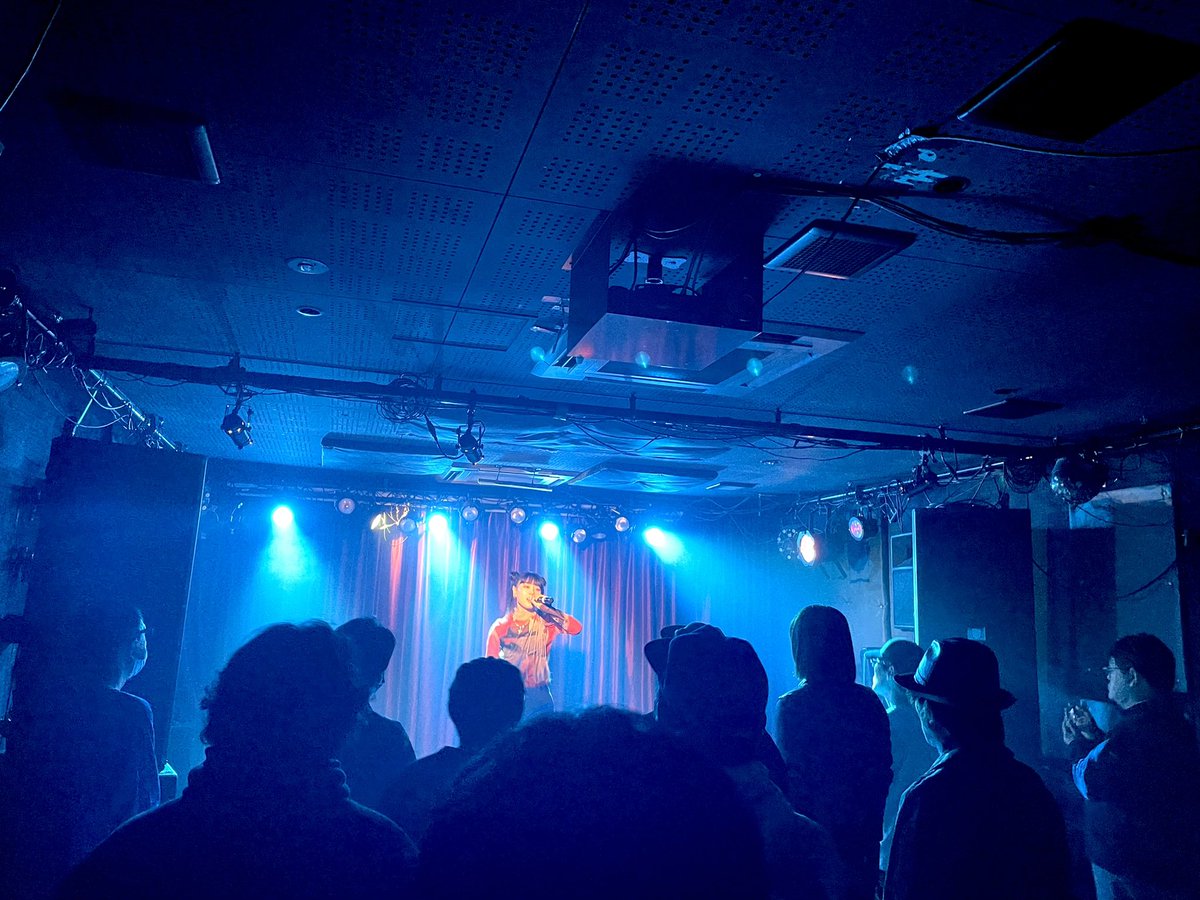 blutecompany's tweet photo. usabeni「textures!」at福岡UTERO⚡️
低音が鳴り響くUTEROでたっぷりLIVE🔥音が良すぎる…
antloopさん、急遽出演いただいたカノサレ英莉ちゃん、そしてお越しくださった皆様ありがとうございました！

夜はDJ後夜祭だ〜🔥 https://t.co/exVdVrJo2s