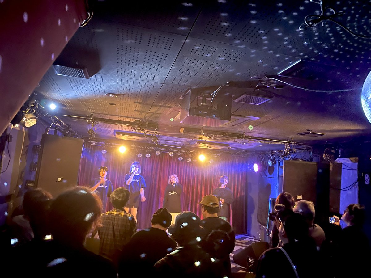 blutecompany's tweet photo. usabeni「textures!」at福岡UTERO⚡️
低音が鳴り響くUTEROでたっぷりLIVE🔥音が良すぎる…
antloopさん、急遽出演いただいたカノサレ英莉ちゃん、そしてお越しくださった皆様ありがとうございました！

夜はDJ後夜祭だ〜🔥 https://t.co/exVdVrJo2s