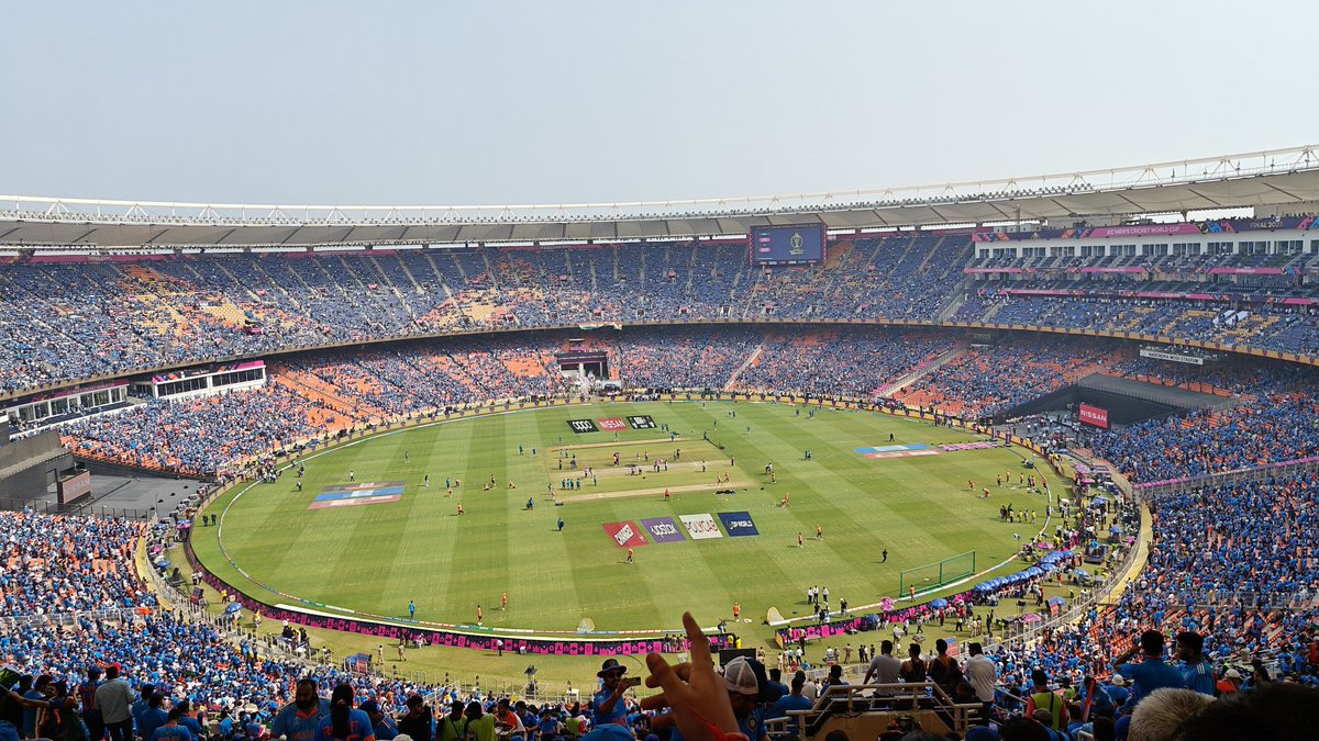 ppushp7's tweet photo. World Cup Pilgrimage Day 15
Grand finale India takes on Australia
There cannot be a better birthday gift than India lifting the cup 🏆
#INDvAUS #AUSvIND #CWC23 https://t.co/hDyC4KrPIT