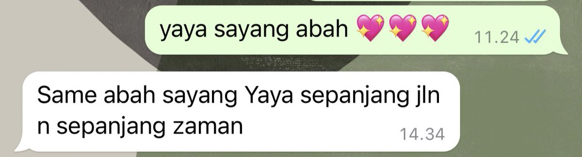 chairiyahCC's tweet photo. dari dulu nda terlalu dekat same abah, lalu td nda sengaje lewat vt tiktok yg isinye tentang orang tua, akhirnye nyoba memberanikan diri buat bilang sayang, dan responnye berhasil buat nangis banget 💖 https://t.co/99VQK5AKhy