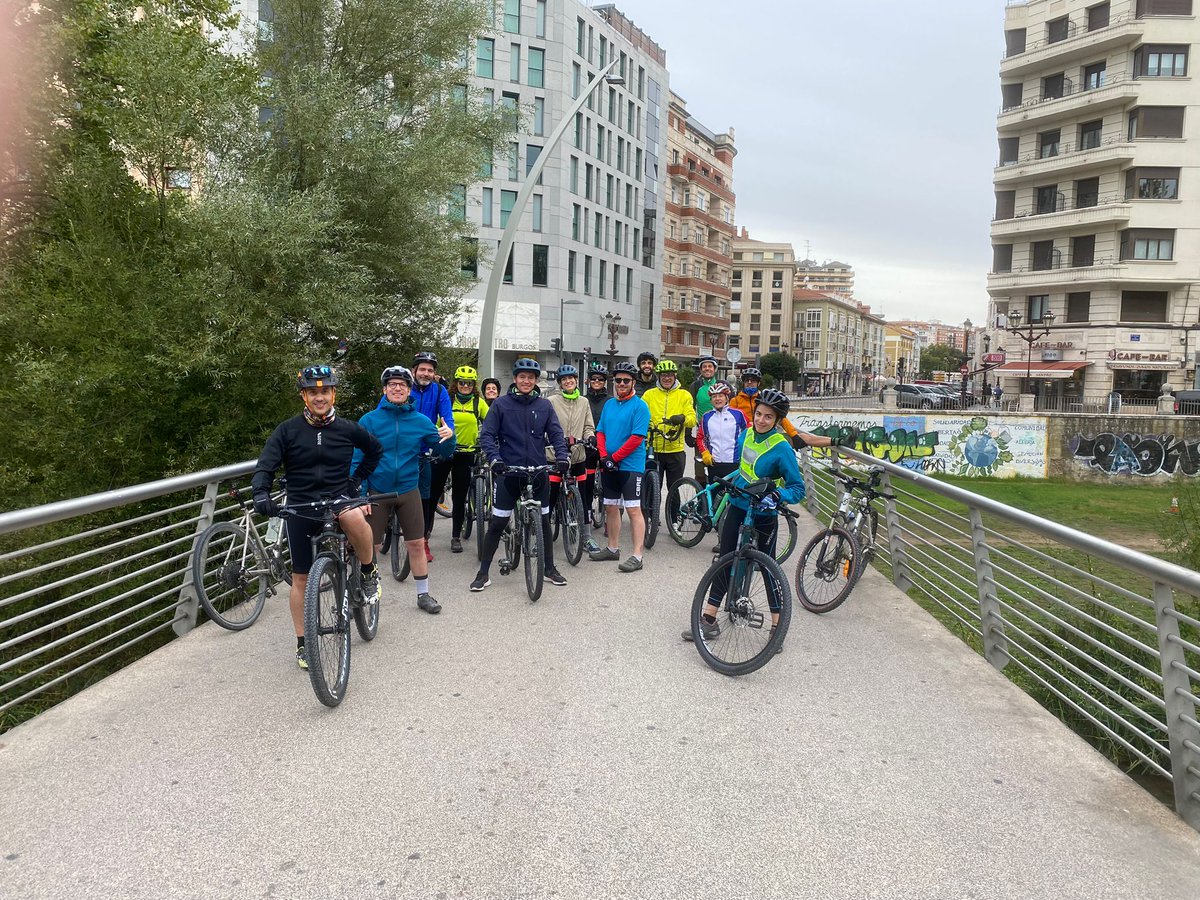 CBRE_es's tweet photo. Tres días y 170 kilómetros en los que todo lo recaudado se destinará a favor de la asociación sin ánimo de lucro Guerreros Púrpura, que ayuda a niños con problemas neuronales a tener una vida más llevadera.
#TalentoCBRE https://t.co/8np84qMfss