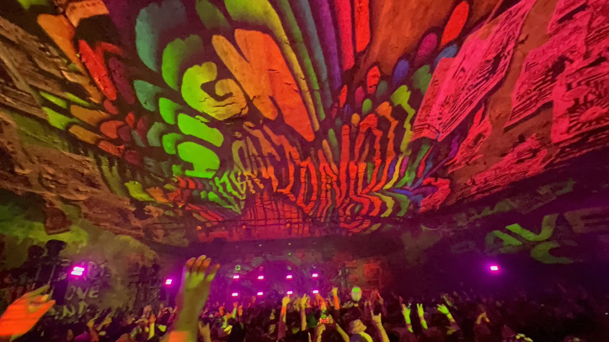 SamGreathouse's tweet photo. Absolutely ✨incredible ✨ 

@lsdream 
#ravecave https://t.co/9AQlcQqePI