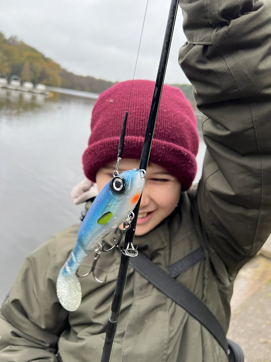 fishingfamilyuk's tweet photo. No pike yet for Milo this winter 😤, think he’s following the @SnaggedBro ‘doubles only’ mantra 🤣
#takeyourkidsfishing #makeitfun

#fishing #getfishing #iycf #abu #pike #snoek #pikefishing #lurefishing #fishingfamily #fishinglife #fishingkids #blackroot #suttonpark https://t.co/Fvzic43r2u
