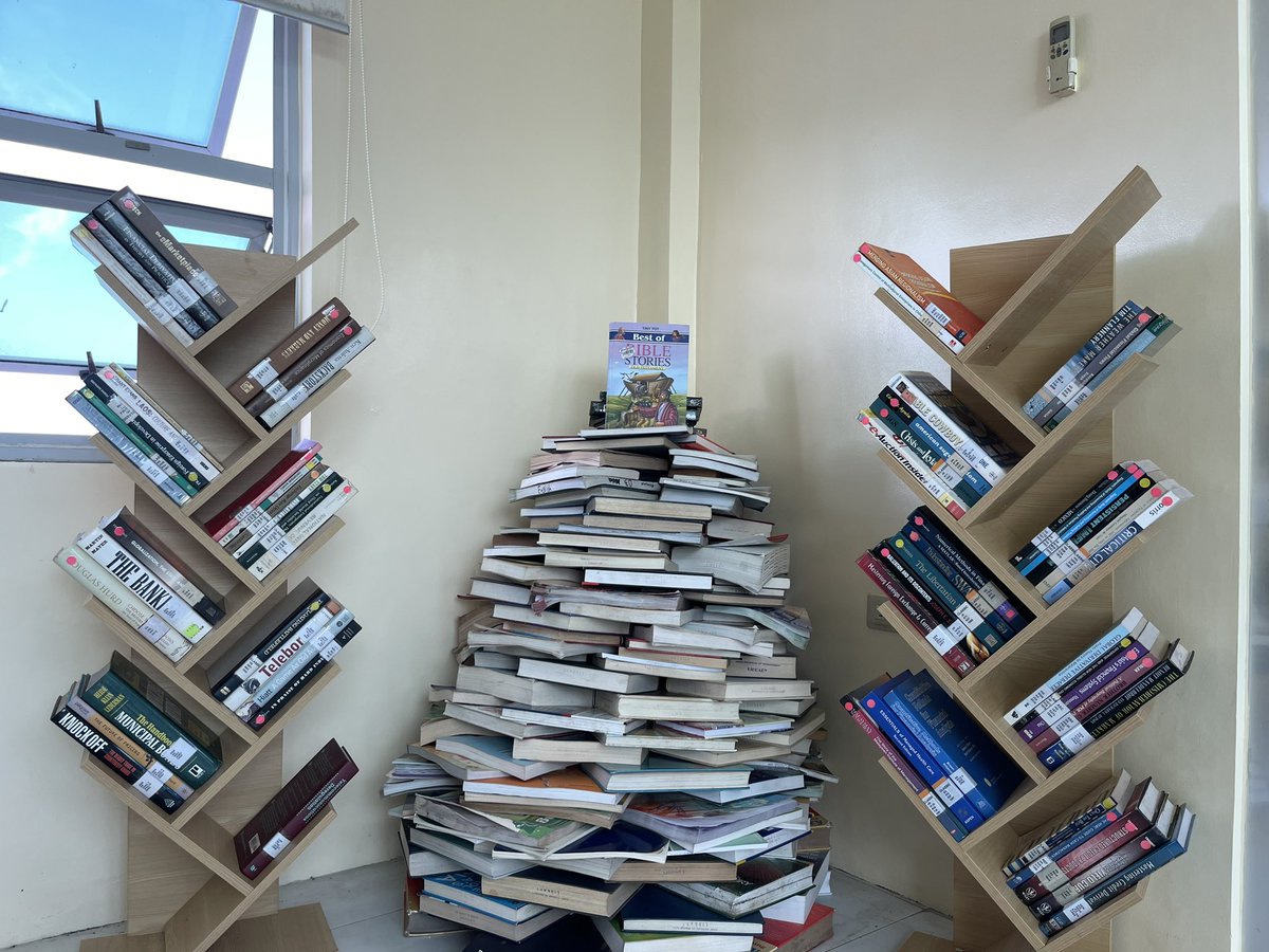 ArceeCon's tweet image. TAGALAG PUBLIC LIBRARY ✨

Ito na ang huling proyekto ng Sangguniang Kabataan ng Tagalag. Ang ating Tagalag Public Library ay may desktop computers, printer, board games, at mga libro.

Kabataan para sa Kabataan!

#TagalagPublicLibrary
#SKTagalag