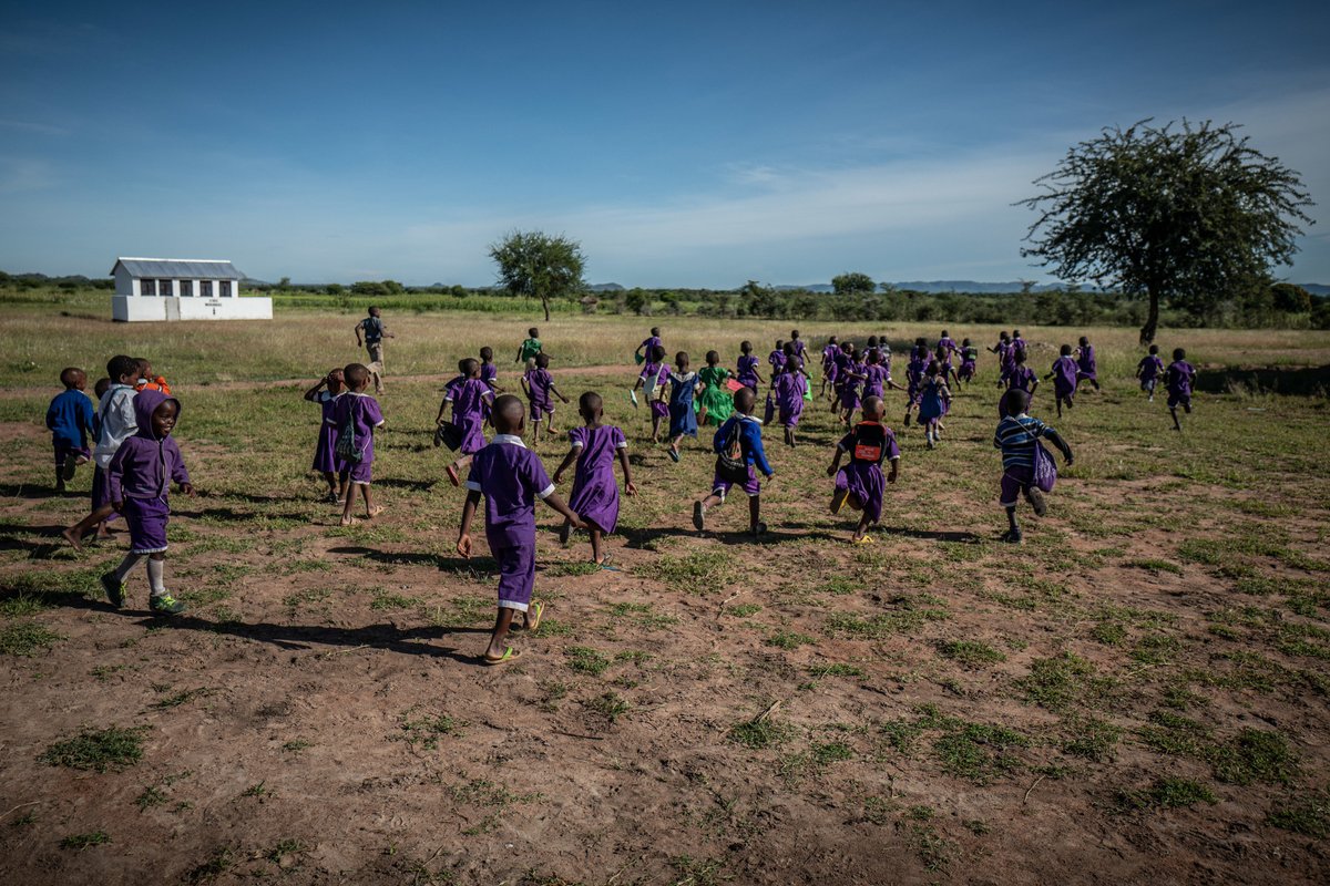 💙Today is #WorldToiletDay! Time to accelerate change. In a joint effort with local farming communities &amp; partnering #cotton companies, #CmiA has built more than 400 latrines, of which about 380 at schools, more than 100 wells &amp; 4 health stations since 2015.💙