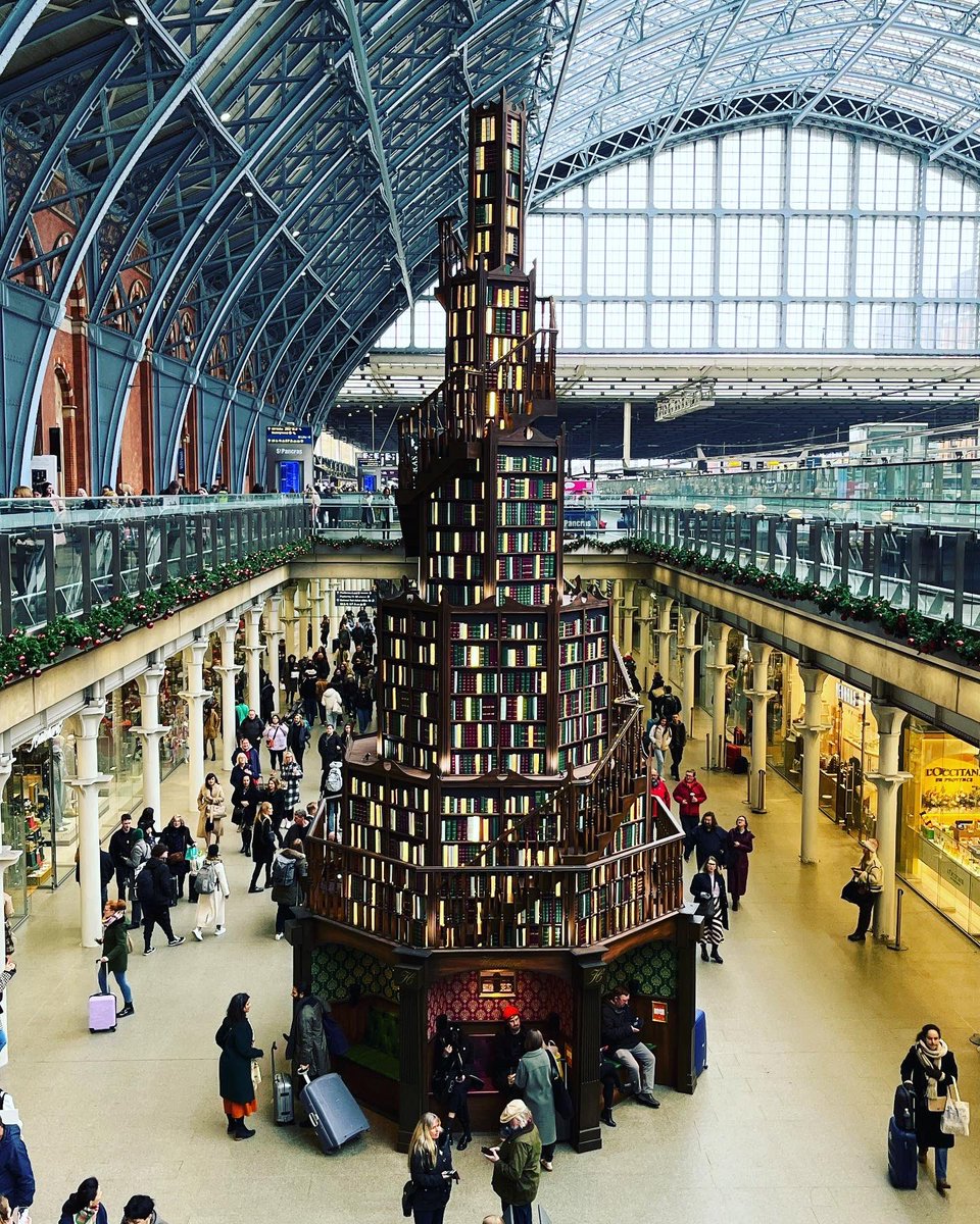 travels_along's tweet photo. Doing a #WhatThisWeek featuring bookmail #HouseOfShades #LianneDillsworth @HutchHeinemann
Current read #OneDayInDecember @JosieSilver_
Christmas trees and Book Trees
Plus carnival!!
Head to insta for more β¬οΈβ¬οΈβ¬οΈ
https://t.co/Y63Yxxy5Wy https://t.co/EIrb3r40n5