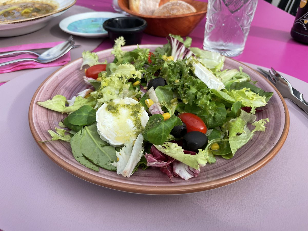 ketoconoscar's tweet photo. Y hoy en “Comiendo Keto fuera de casa”: Restaurante La Canalla Pozuelo. 
Primero: Ensalada con queso de cabra.
Segundo: Churrasco con chimichurri.
#keto #ketodiet #ketofueradecasa https://t.co/cC30bNFMMr