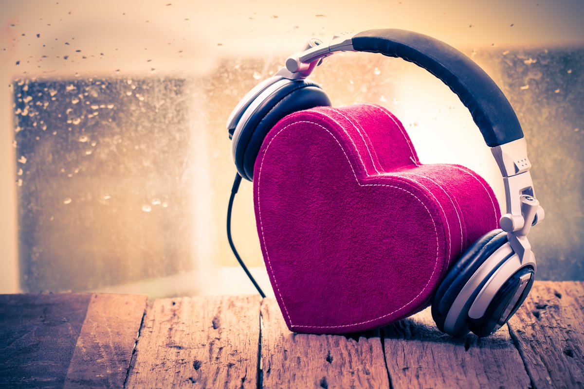 dee_swisshouse's tweet image. Unleash your inner dance spirit with Mr Dee Swiss House&apos;s electrifying beats! 🕺 Let the music take control and set your soul in motion. 💃🎶 #DanceToTheBeat #ElectrifyingRhythms #InnerDanceSpirit #FeelTheMusic #MrDeeSwissHouse #electromusic #itunes #djs #dubstep #electronicmusic…