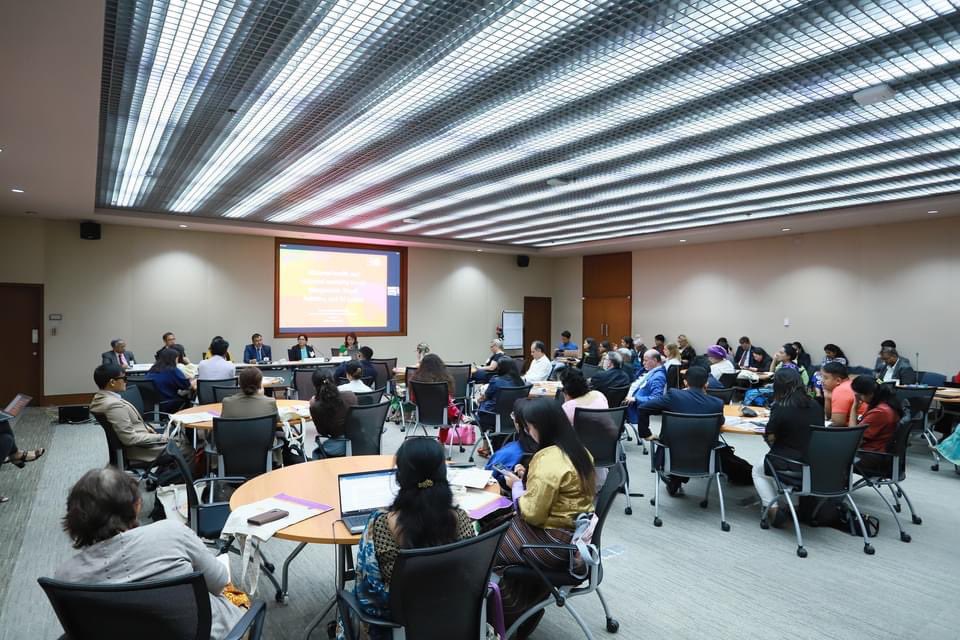 bandanarana2014's tweet image. Pleased to have moderated the side event of the just concluded #APPC7 @#ESCAP 

Led by Nepal Government the panelists from Bangladesh, Nepal, Sri Lanka and Pakistan &amp;amp; UNFPA deputy representative @dienekeita shared experiences on reducing maternal mortality. @UNFPANepal