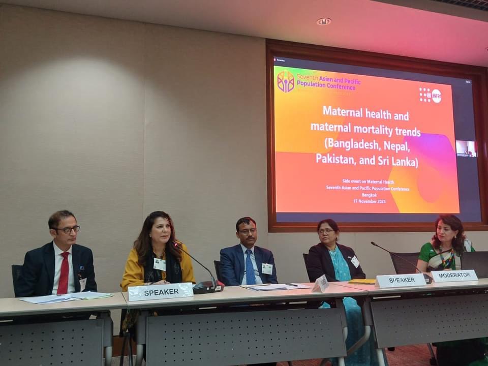 bandanarana2014's tweet image. Pleased to have moderated the side event of the just concluded #APPC7 @#ESCAP 

Led by Nepal Government the panelists from Bangladesh, Nepal, Sri Lanka and Pakistan &amp;amp; UNFPA deputy representative @dienekeita shared experiences on reducing maternal mortality. @UNFPANepal