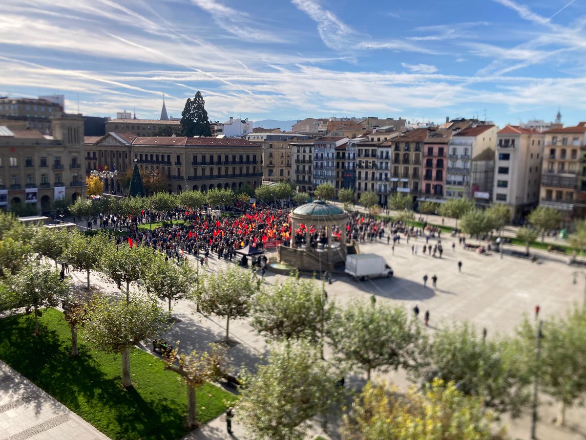 MartxeloDiaz's tweet image. Foto que me pasan de la movilización de ayer en Iruñea contra el Gobierno de @sanchezcastejon