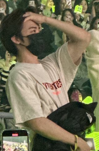 คนบนเวทีวันนั้น                          สู่มาดูคอนด้วยกันวันนี้