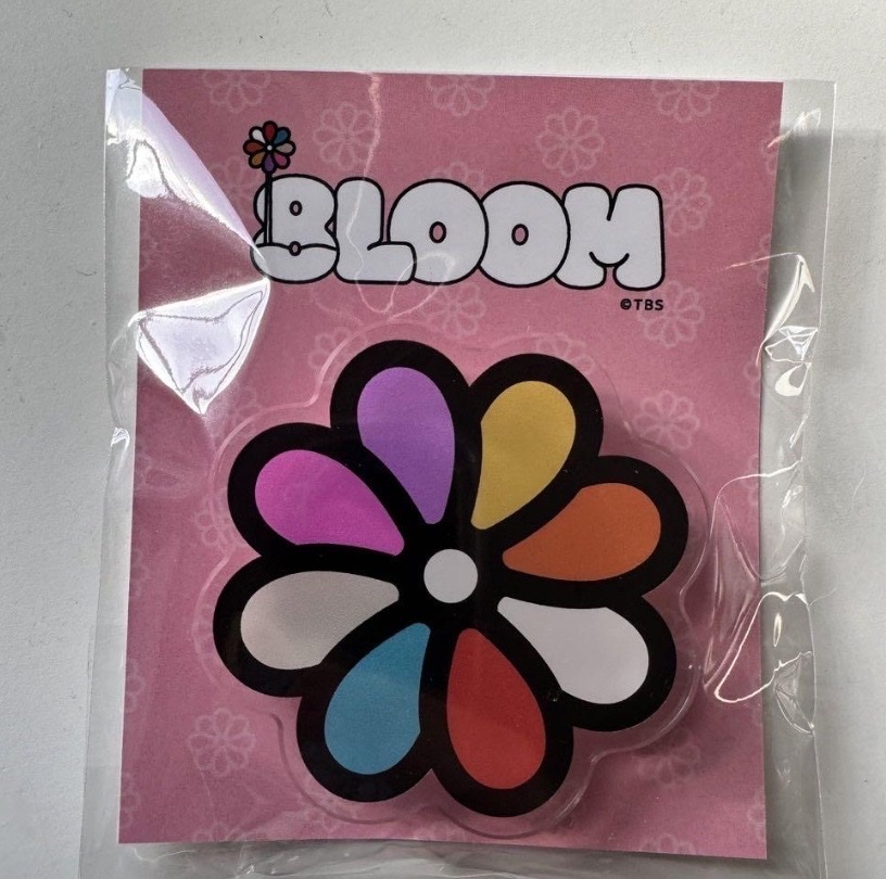 555_8loom's tweet photo. ＼💖 #8LOOMY 様💖／　
お１つ入荷しました📣
✨欲しい方は是非✨🫲

🎯グッズ以外にもお好きなギフトカードも当たります🕊️🎁

📬参加方法📬
↪︎フォロー
↪︎RT
↪︎通知on

#8LOOM好きな人と繋がりたい 
#8LOOM ＃ブルーム https://t.co/jCsQbDJchQ