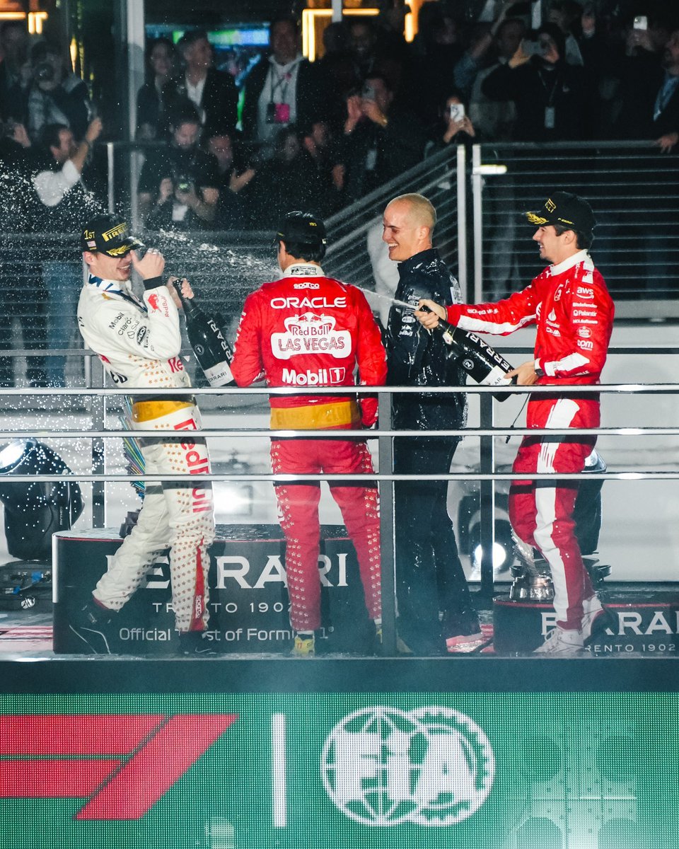 Vetteleclerc's tweet photo. "And this is for Turn 1" https://t.co/WY43K2AJdB