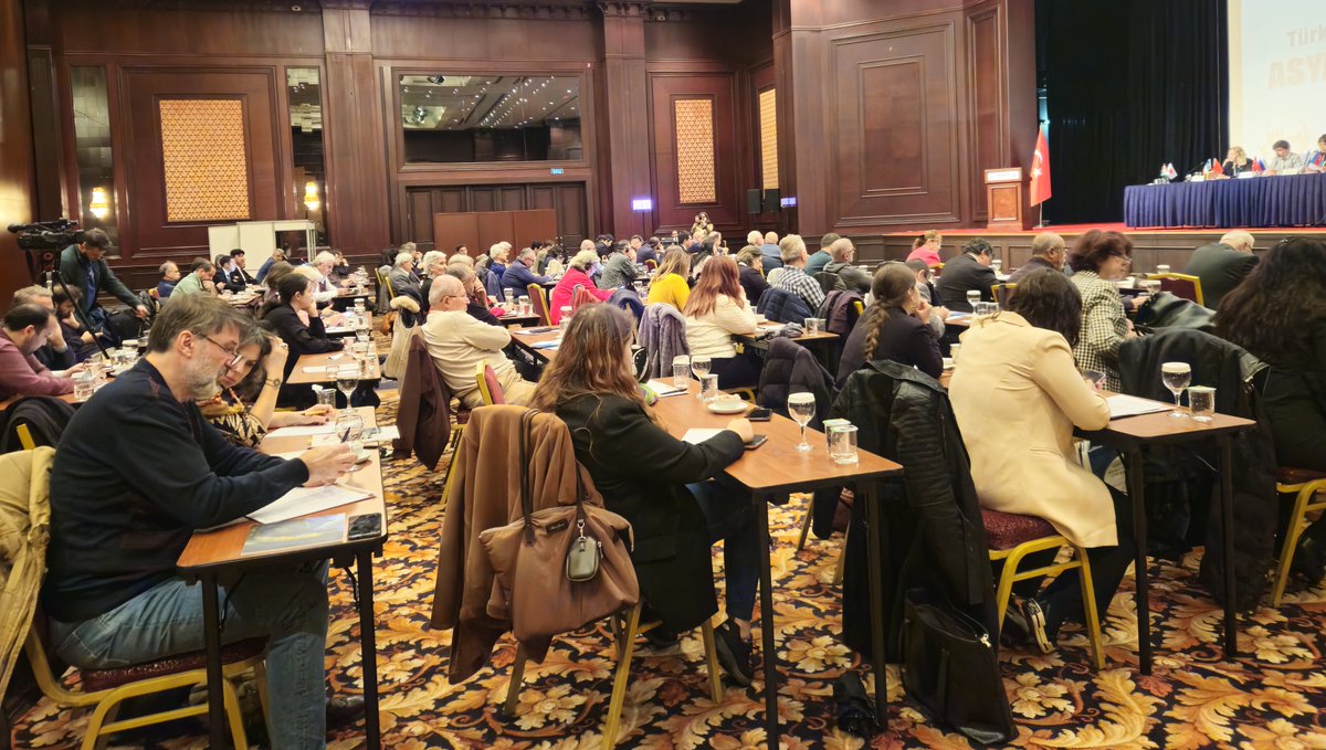 Prof. Dr. Abdülkadir Gül adına Doç. Dr. Nazgul Isabaev, "Türk Dünyasının Geleceğinin Tasavvuru ve İşbirliği Protokolüne Dair Bazı Değerlendirmeler" adlı tebliğin sunumunu yaptı.