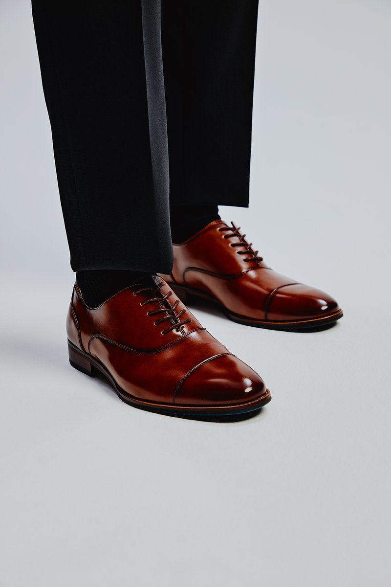For the man who appreciates the finer things. Carlisle formal shoes are the perfect complement to your polished attire 👌

Shop Now: loom.ly/TPGyddI

#generationspring #callitspring