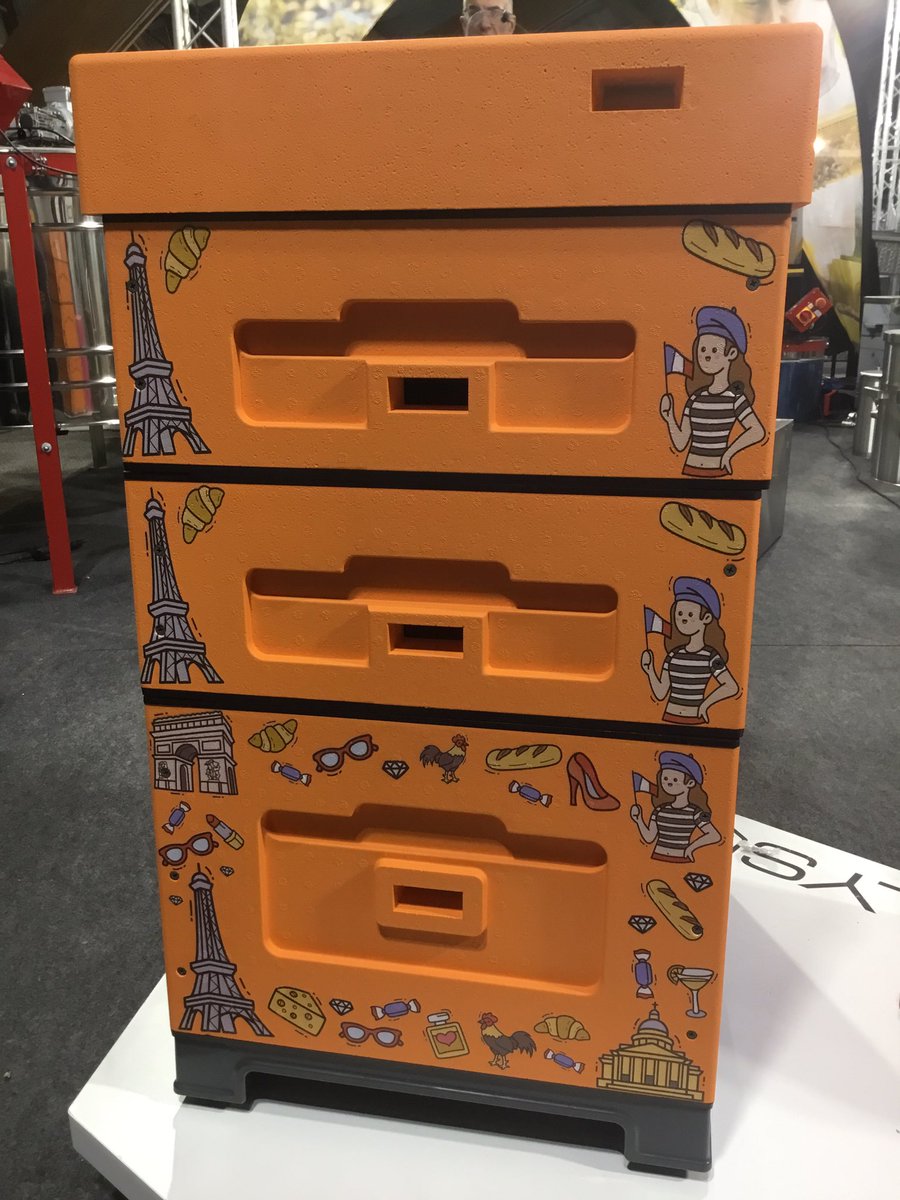 AbeilleDeFrance's tweet image. #SimApi, dernier jour de salon à Avignon! 80 exposants qui vous attendent : #ruche, #varroa, matériel d extraction, de #transhumance , bonbons au #miel pour petits et grands et plus encore!