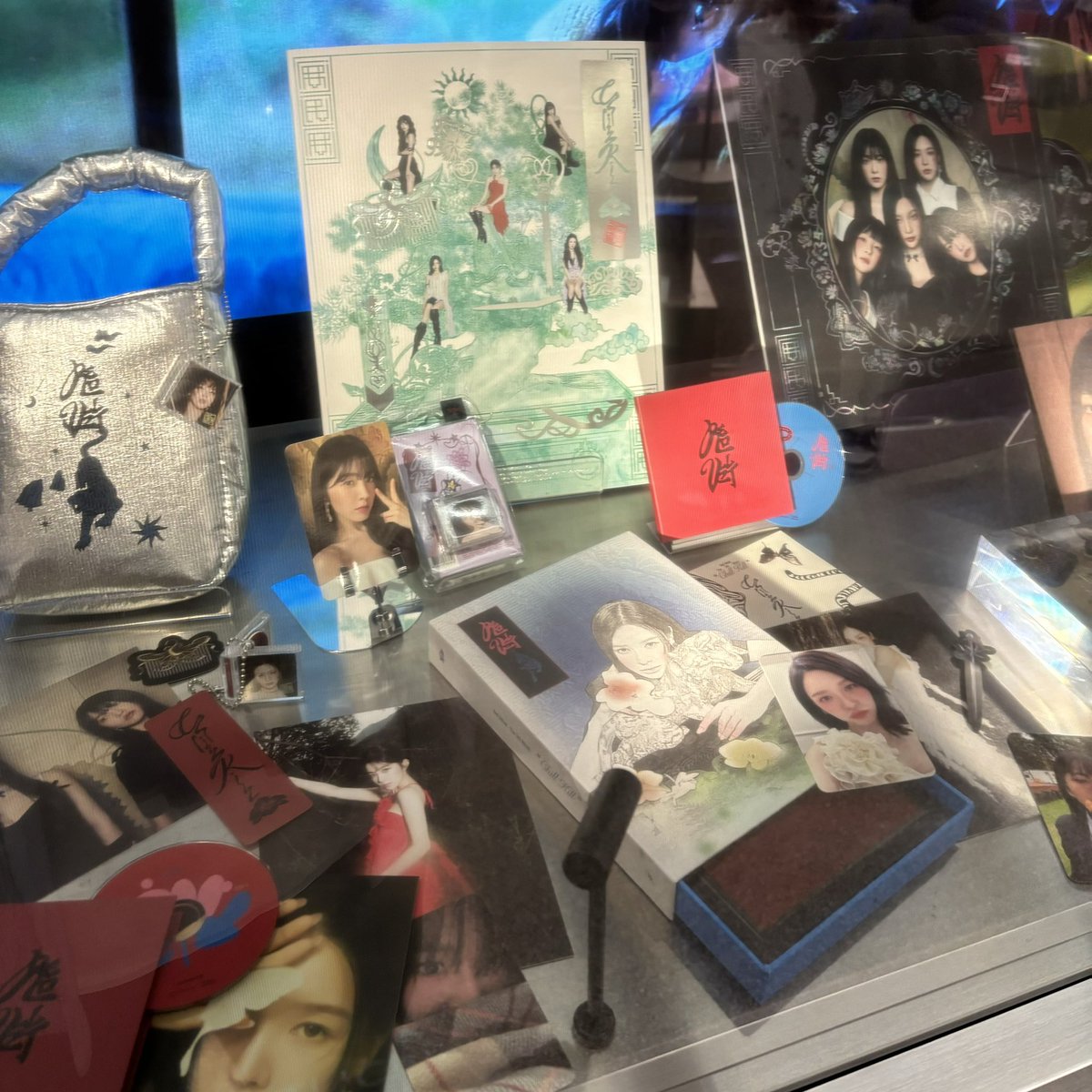 Cool25_801's tweet photo. 광야에 레드벨벳.. https://t.co/mlgdaVZEtH