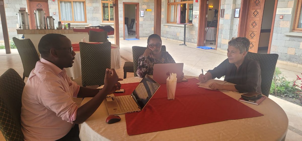 IDS_UONBI's tweet photo. RARE end-of-project retreat.
The team from IDS-UoN, University of Copenhagen, Danish Institute for International Studies and Roskilde University is grateful to Samburu and Kajiado communities for supporting the research project in the last four years.
#WeAreRARE https://t.co/2ZYTHNNYvg