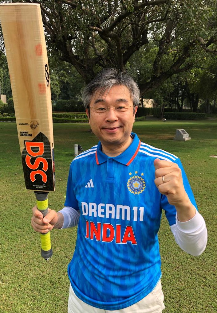 JapanAmbIndia's tweet photo. Go India, go!! 
Make 11 on 11 and WIN the CUP🏏!!!
#TeamIndia
#finals
#cricket #cricketworldcup2023 #icc #cwc23 #BCCI https://t.co/SI6RWlQWSt