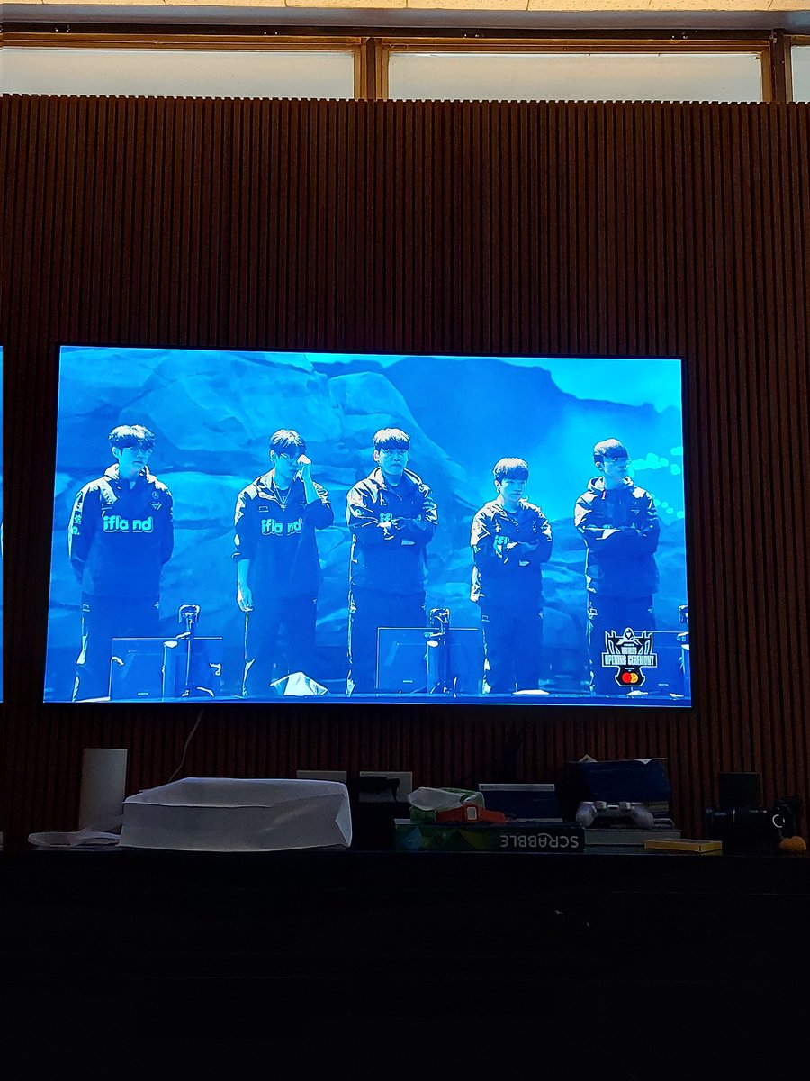 kevsvlr's tweet photo. Watch party irl with the boys https://t.co/uO4okTG8H6