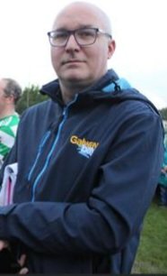 DazK1978's tweet photo. Delighted to be joined by John Maughan today for LIVE! online coverage of the @ConnachtGAA Junior Football semi-final from Castlebar.
Join us before 1.30pm for @lahardanegaa vs #Menlough on https://t.co/I7fMCIUtUh with updates on @gbfmsports #gbfmsports https://t.co/LjgKD4j4rR