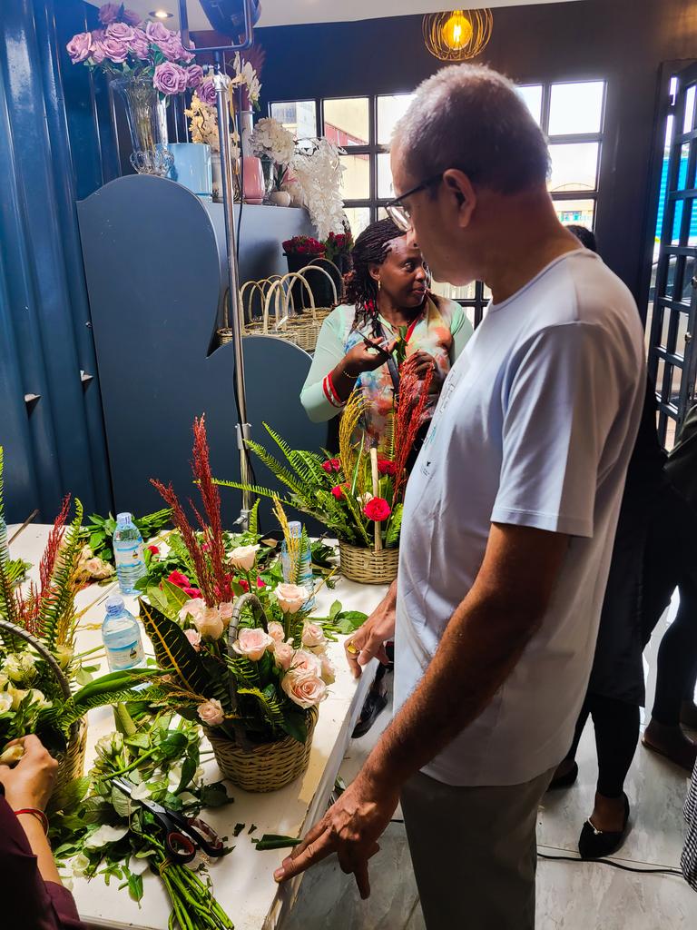 floriflowerug's tweet photo. We are very busy this cold morning chilling with the best florists in town.
Where are you?
#FloralWorkshop
#TheFloriExperience https://t.co/s6Jl7GGpE5