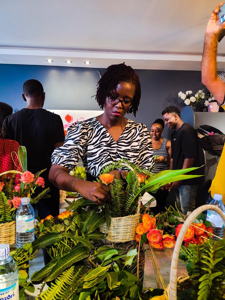 floriflowerug's tweet photo. We are very busy this cold morning chilling with the best florists in town.
Where are you?
#FloralWorkshop
#TheFloriExperience https://t.co/s6Jl7GGpE5