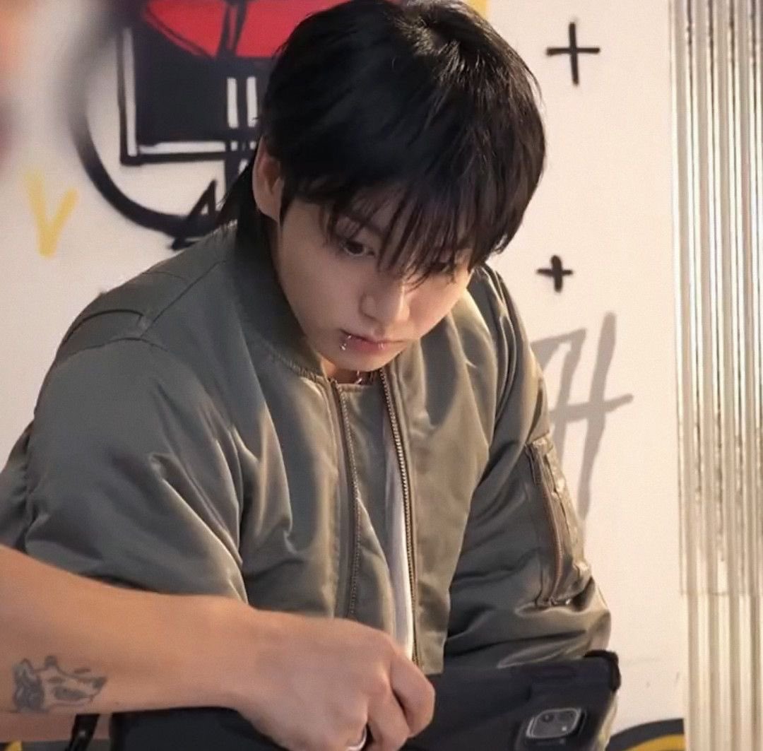 koogifs's tweet photo. JNOTD (jungkook nose of the day) https://t.co/ZcYSIkElKX
