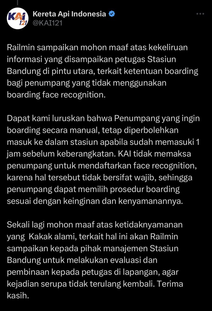 💚 Anak Kereta Simpan foto ini kalo kalian di suruh buat daftar Face recognition sama liatin KTP pas naik keretaa Kalo petugasnya maksa, liatin foto ini