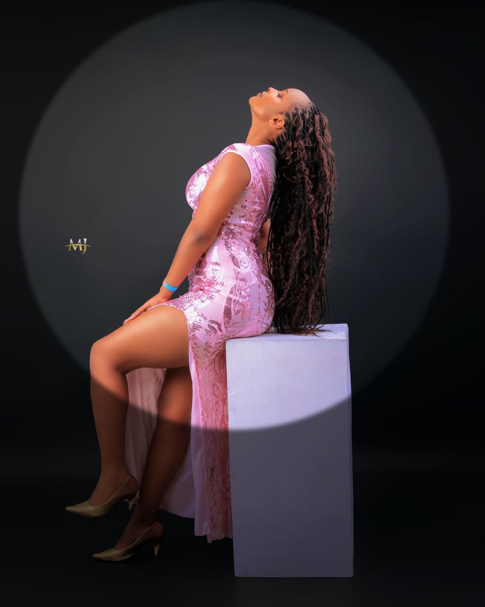 JuniorKaria's tweet photo. Huyu akikupea 🍑🥵 unamwaga hadi akili 🧠 unabaki ukiwa mjinga 😹🫴 https://t.co/InpjjEmlOL