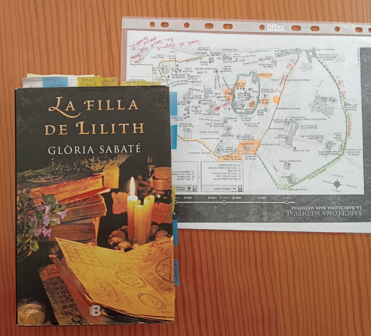 SabateMarin's tweet photo. A punt la ruta per la #Barcelonamedieval de la #FilladeLilith amb les meves estimades #Llibreriafigaflor
@penguinrandom
@GalateaAgencia https://t.co/7QNVJjWxkw