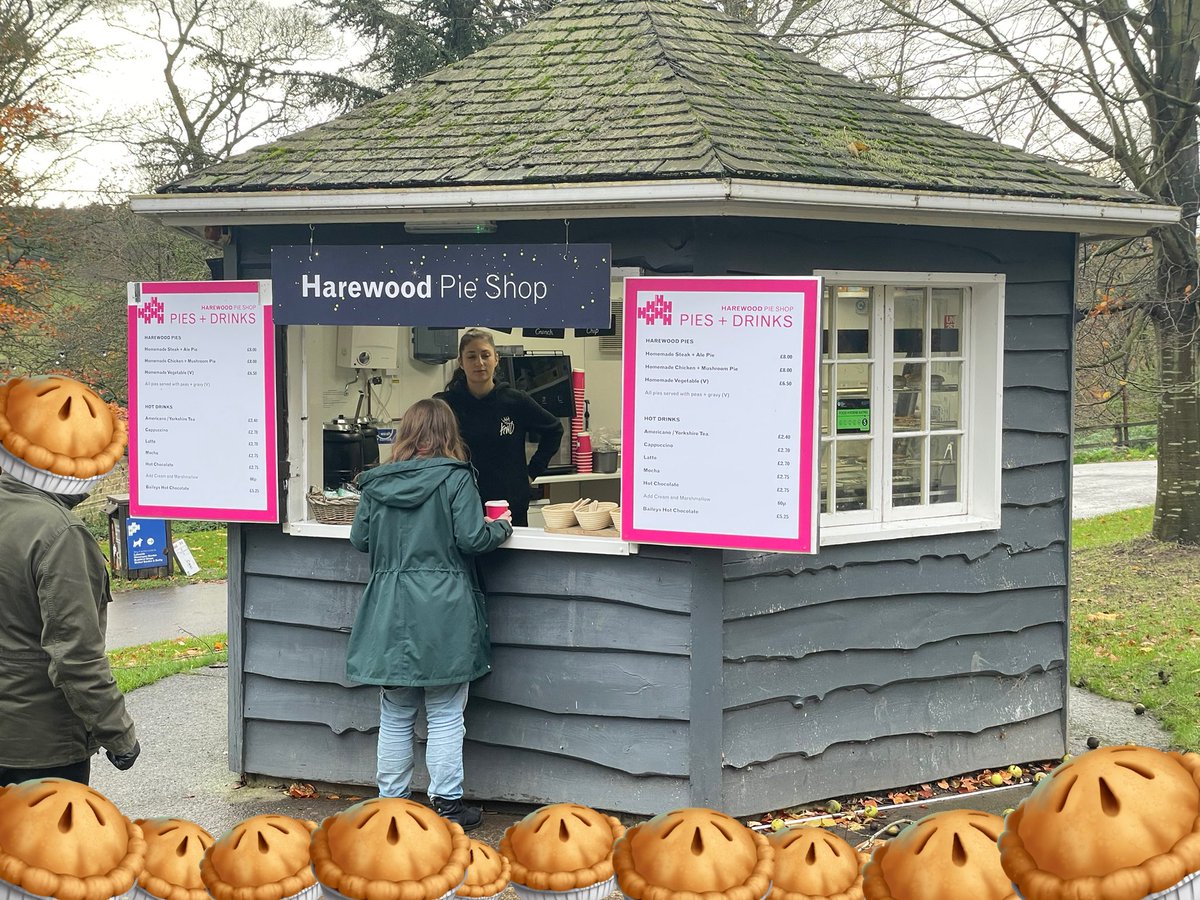 For winter, the Ice Cream hut at @HarewoodHouse has turned into a Pie stand! Could you get more Yorkshire than that? 😅