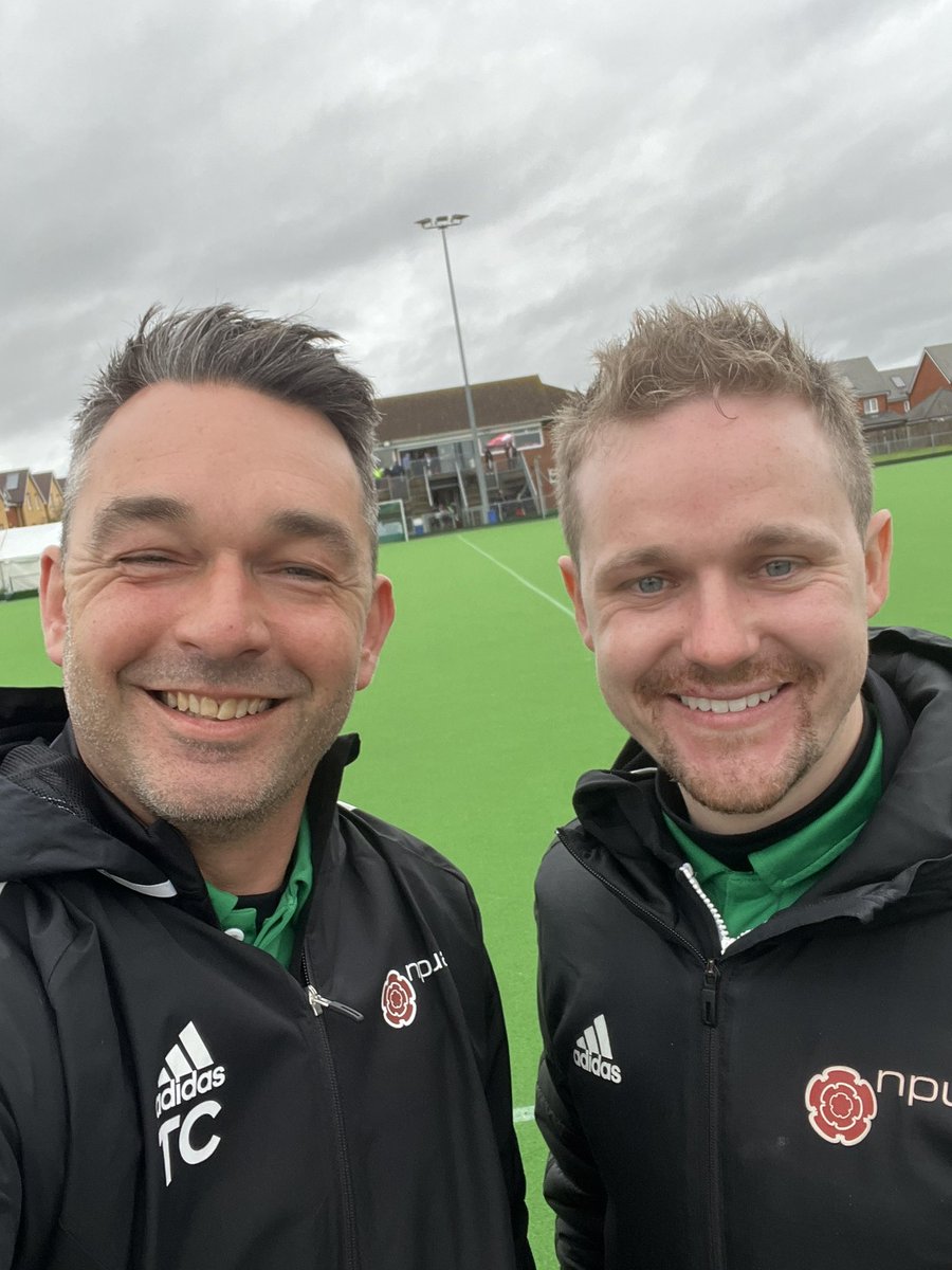 Great day out with Huw Richards blowing for a tight game between @SloughHC and @trojanshc mens 1s ending 3-3 for @SouthCentralHo2 Both teams a credit to their clubs. Superb post match hospitality and chats with both teams!! #thirdteam #southcentralhockey #hockeylife
