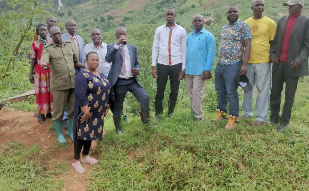 NduhuuraJonan's tweet photo. @CICD_Uganda @NAPE_UG @gbiraaro @MwijukyeFrancis @mugarra @cobec_ug @NFAUG @QueenKasese @BaronTum @BigodituracosC The beauty of community based tourism that help to appreciate natural resources for conservation and tourism. https://t.co/CFgEGaYBqR championing Buhweju Eco-Tourism for that purpose to stimulate Buhweju District Development agenda.
#ExploreBuhweju https://t.co/1jb0GlyKU3