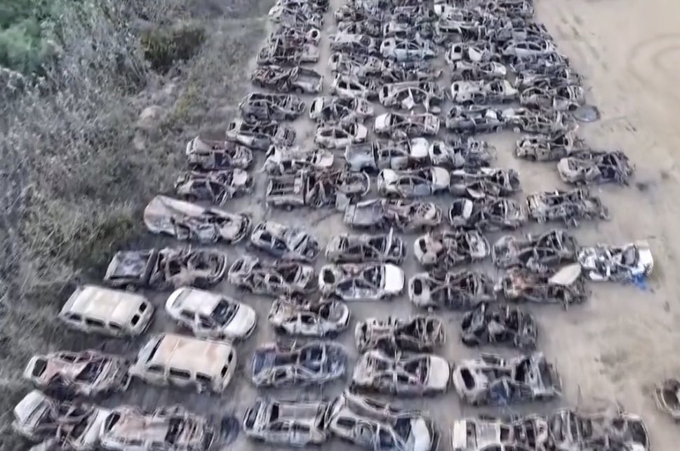 Jafkech's tweet photo. 🚨🚨 URGENT:

Israel 🇮🇱 vient officiellement d’admettre que son Hélicoptère « Apache » a tiré sur les civils du Festival NOVA, le 07 Octobre.

Le Rapport, fait par la Police Israelienne, a été publié par Haaretz.

Il y a eu 364 morts à ce festival. https://t.co/VvEVMsaOhz