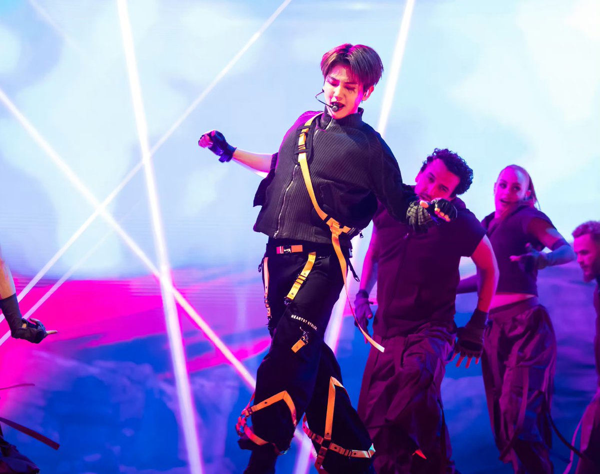 BAEK0FF's tweet photo. HD photos of Baekhyun!!😍

BAEKZREAL IS HERE
#BAEKHYUNWorlds2023
#백현 #BAEKHYUN @B_hundred_Hyun @weareoneEXO https://t.co/R4EByNXTb4