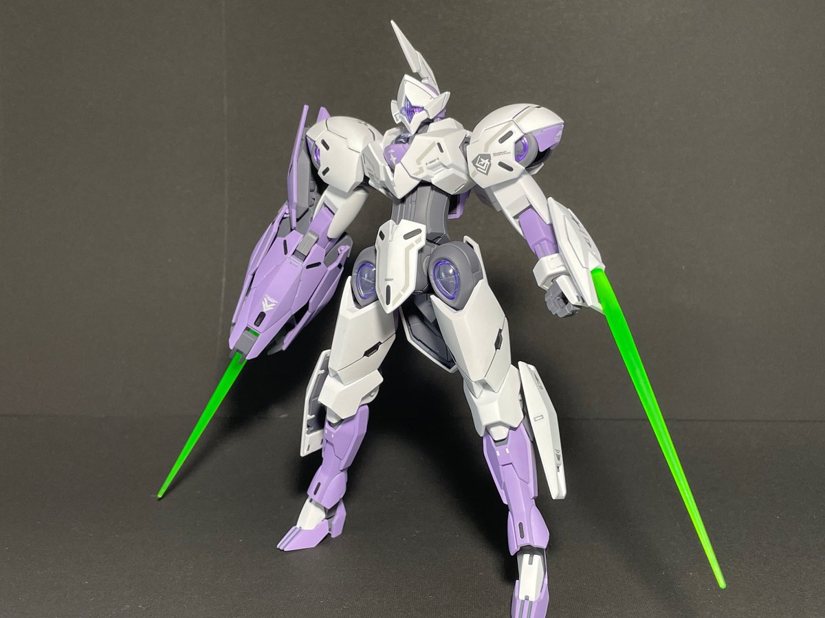 satoov's tweet photo. HG 1/144 ミカエリス
完成！

工作として合わせ目消し、肉抜き穴埋め、アンテナのシャープ化、ビームブレイサーのジョイント部をカバーするパーツをプラ板で作りました。

GUNSTAさんにも投稿してるので、そちらもよろしくお願いします。

#ガンプラ
#水星の魔女 https://t.co/gqxvhO1YEM