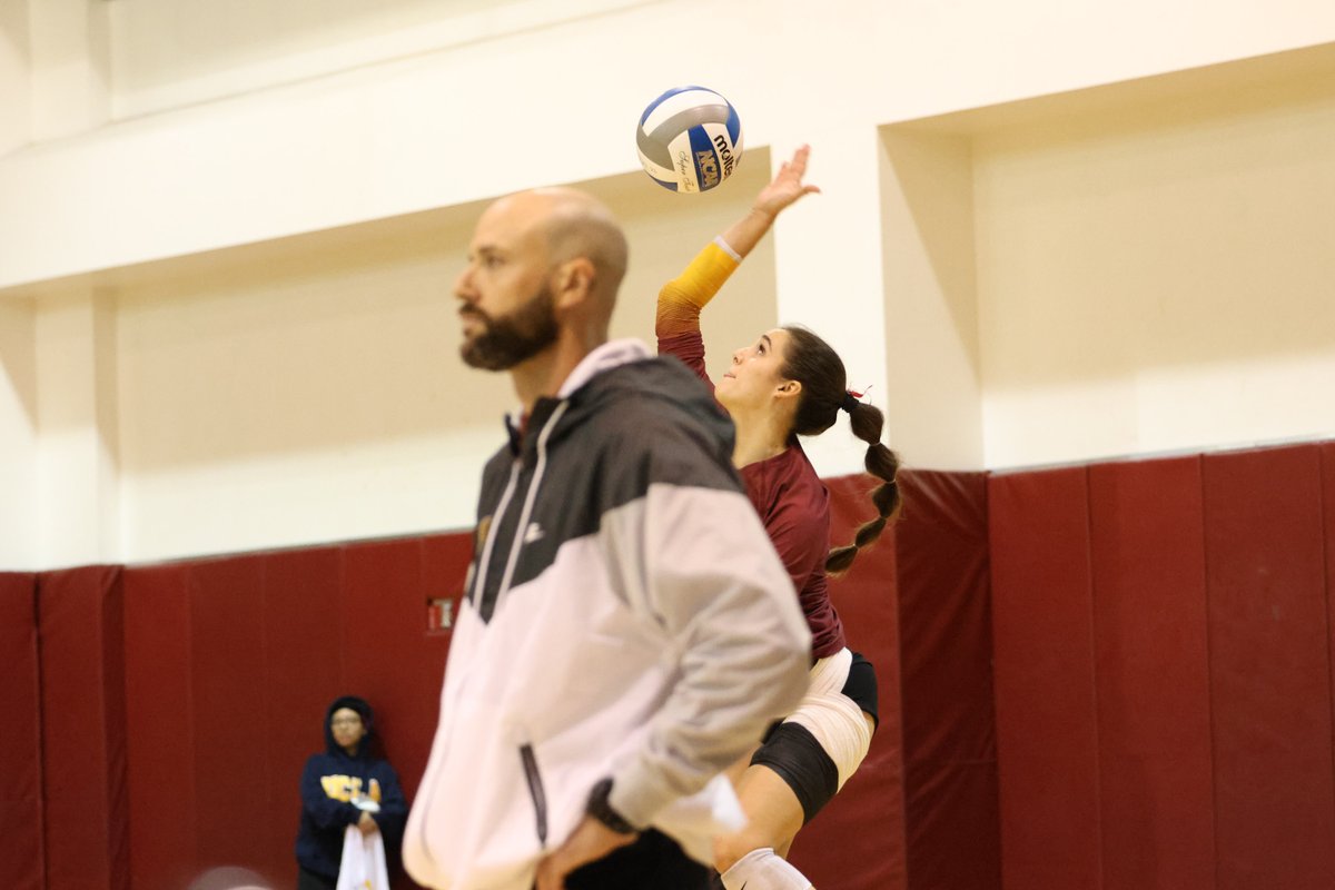 Chiechi Aces Out As #13 Volleyball Clinches 4-Set Playoff Victory
pcclancers.com/sports/wvball/…
<a href="/210PrepSports/">210 Prep Sports</a> <a href="/EYogan2022/">Emma Yogan</a> <a href="/RRoper_VB/">Reese</a> <a href="/esn_media23/">Eric Sports Network</a>