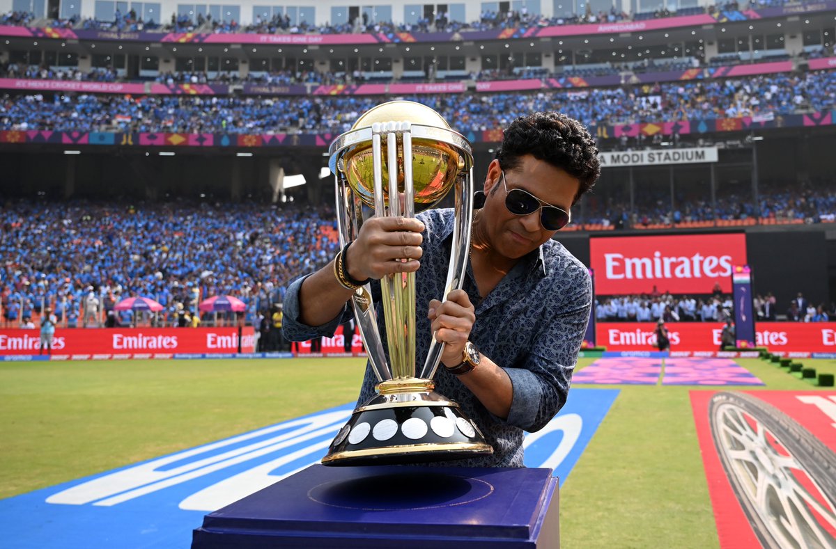 ICC's tweet photo. Iconic🤩

Sachin Tendulkar presents the trophy ahead of the #CWC23 Final 🏆

#INDvAUS https://t.co/c5KkA8FhMf