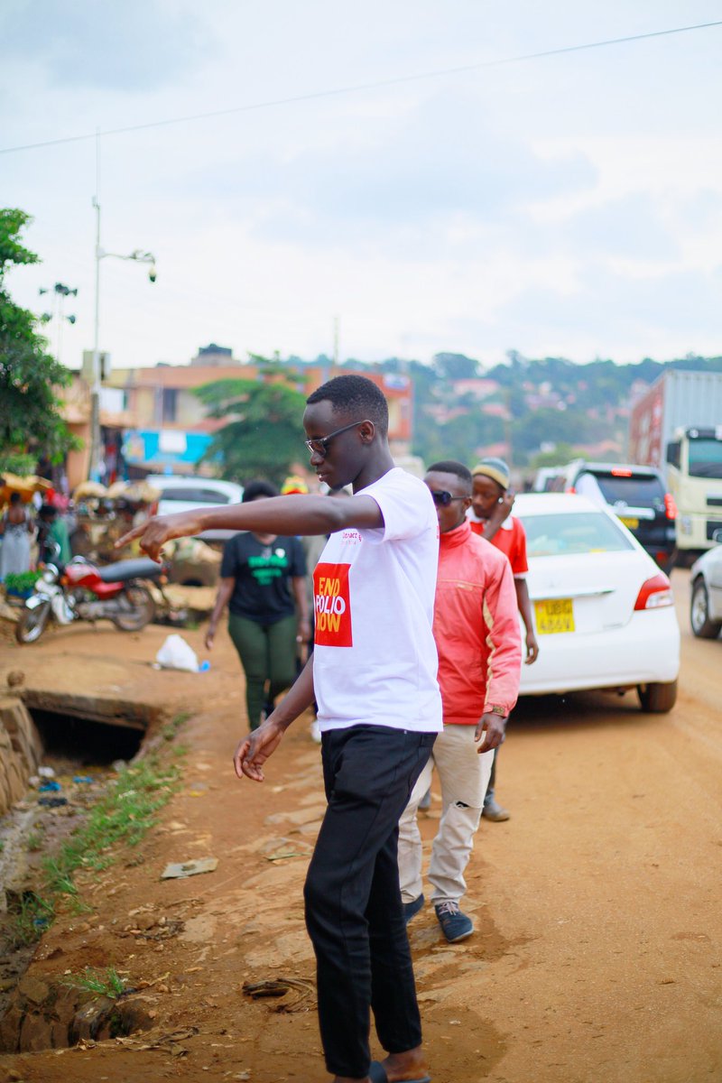 RotaractClubVU's tweet image. We are off and running our Health Bytes for Nsangi zonal project is on. Our DRR @PrincessPrude is visiting us here.

We are doing polio immunization 
Blood Donation 
Child vaccination 
Mental health awareness 

#DRRsVisit
#D9214
#CentralZone2 
#TuliNaawe
#mybrotherskeeper
