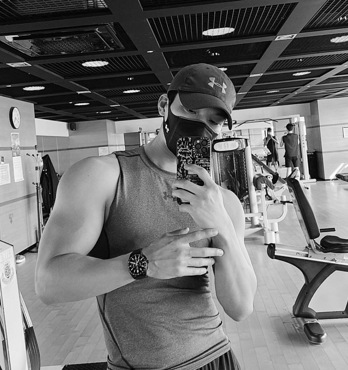 Monsteroux's tweet photo. Weekend memang lebih worth dihabiskan di gym. https://t.co/Y6edB6BqKI