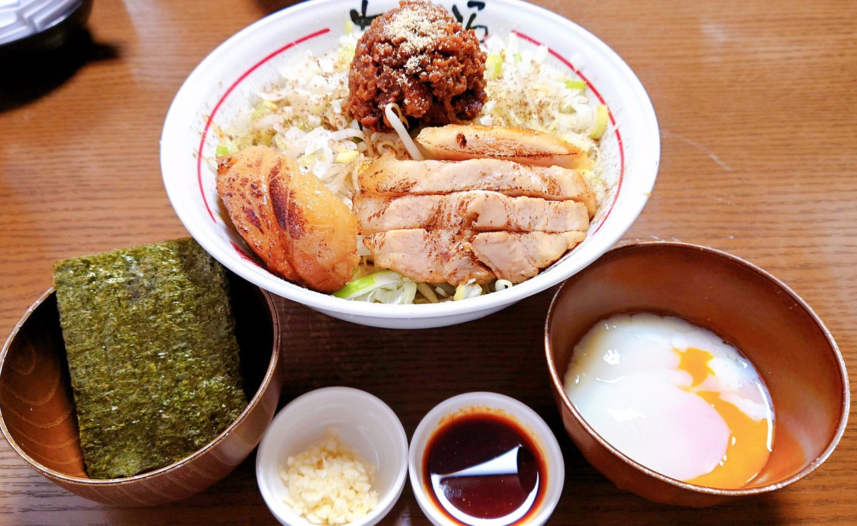 matagi5151's tweet photo. 🍥🐽ホ〜ム🐽🍥

◯ピリ辛ジャ〜ジャ〜油そば🟧

本日の🥢ちば活は、フォロワー様とご一緒に…😋🎉

🗾東北を南下しつつの🍜麺活で今日も🍜三軒目だとか💦
このあと…白河🍜だそうです🤣

また🥢ご一緒お願いします🐽✨

ちばからの皆さん御馳走様でした🙇‍♂🙏

#福島県郡山市
#ちばから郡山店 https://t.co/40RUyjeZfb