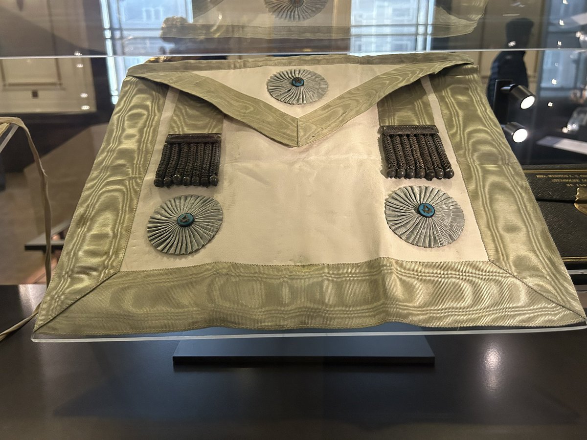 In my last visit to the Freemasons Hall (and museum), I had the opportunity to take a photo of Bro Churchill’s apron. 

📸 my own.