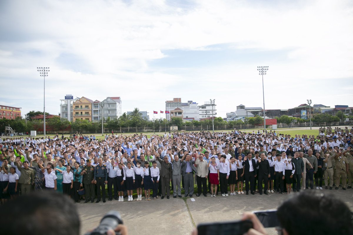 As of today, three million people committed not to use plastic bag in Cambodia by joining the « today, I do not use plastic bag » campaign.